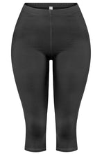 Load image into Gallery viewer, Capri double layered pants- Black
