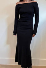 Load image into Gallery viewer, In the city off shoulder dress- black
