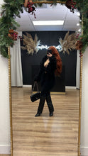 Load image into Gallery viewer, She classy fur top - Black
