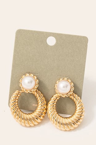 Celia statement earring - Gold